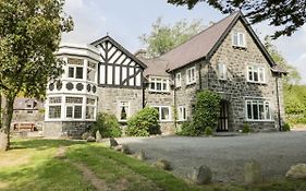 Gwern Borter Manor